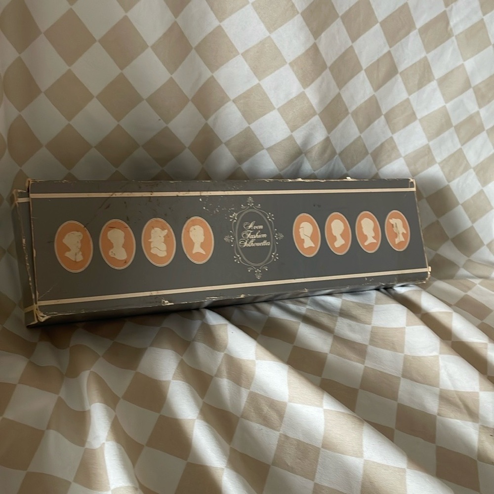 Vintage Avon Fashion Silhouettes w/ Display Rack - Picture 6 of 8